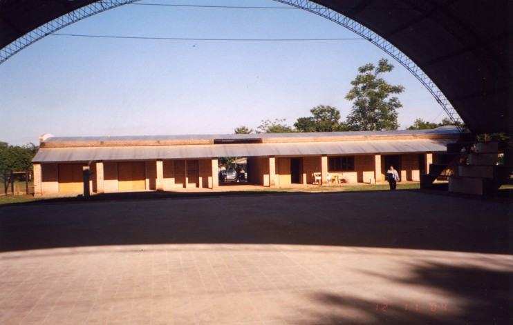 Das Jugendgesundheits- und –bildungszentrum, das auch eine Bibliothek und einen Lese- und Schulungsraum enthält.